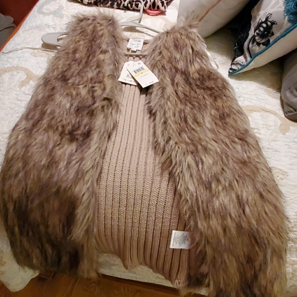 Sweater vest